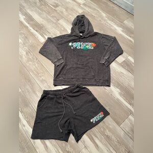 Vs pink tropical set make sure you Read Below 👇